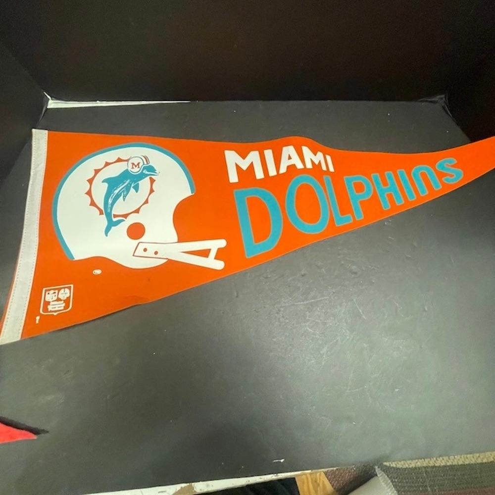 Vintage 1970s Miami Dolphins NFL Felt Pennant Orange Helmet Logo Full Size 30" - Picture 4 of 4